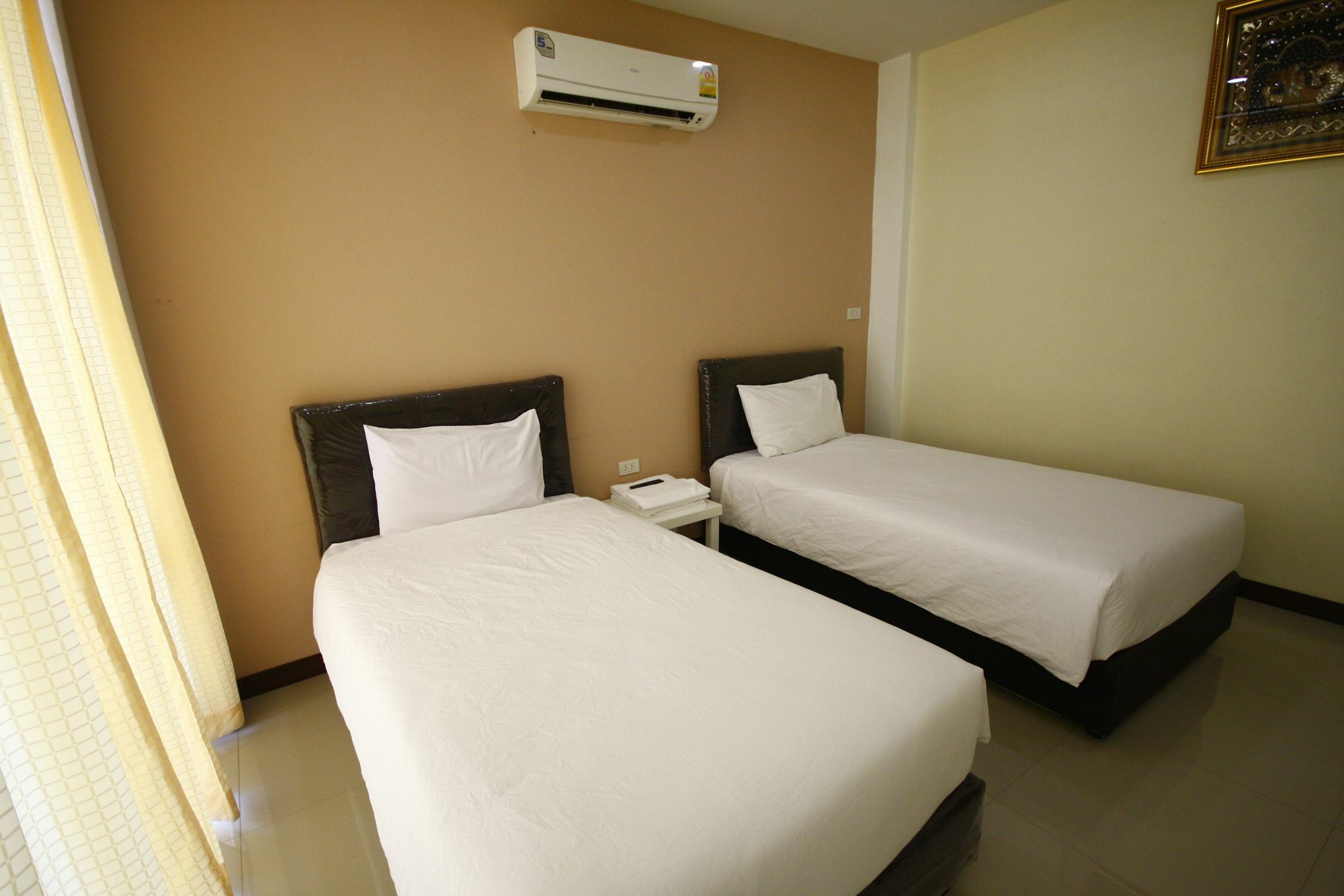 Charoensuk Grand Hotel Kabin Buri Exteriér fotografie