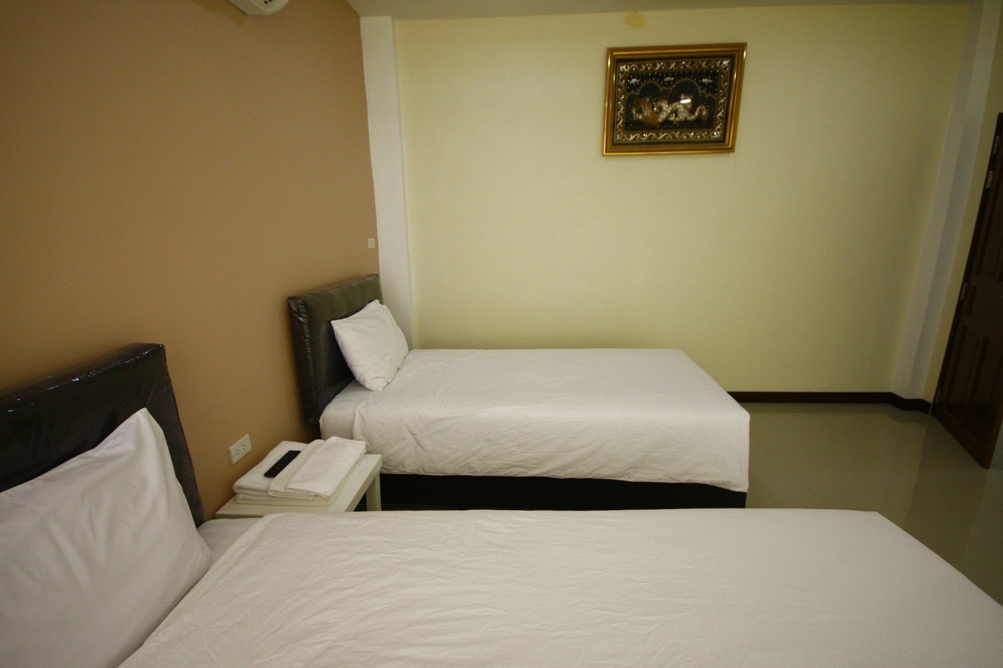 Charoensuk Grand Hotel Kabin Buri Exteriér fotografie